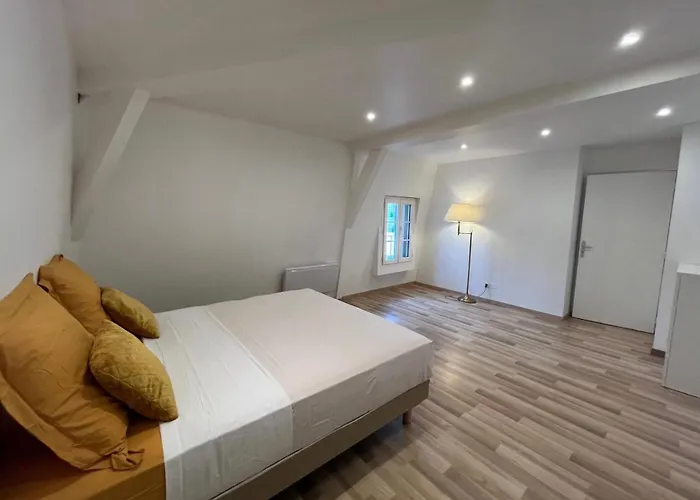 Alojamento de Acomodação e Pequeno-almoço Le Hameau Arribas 4*